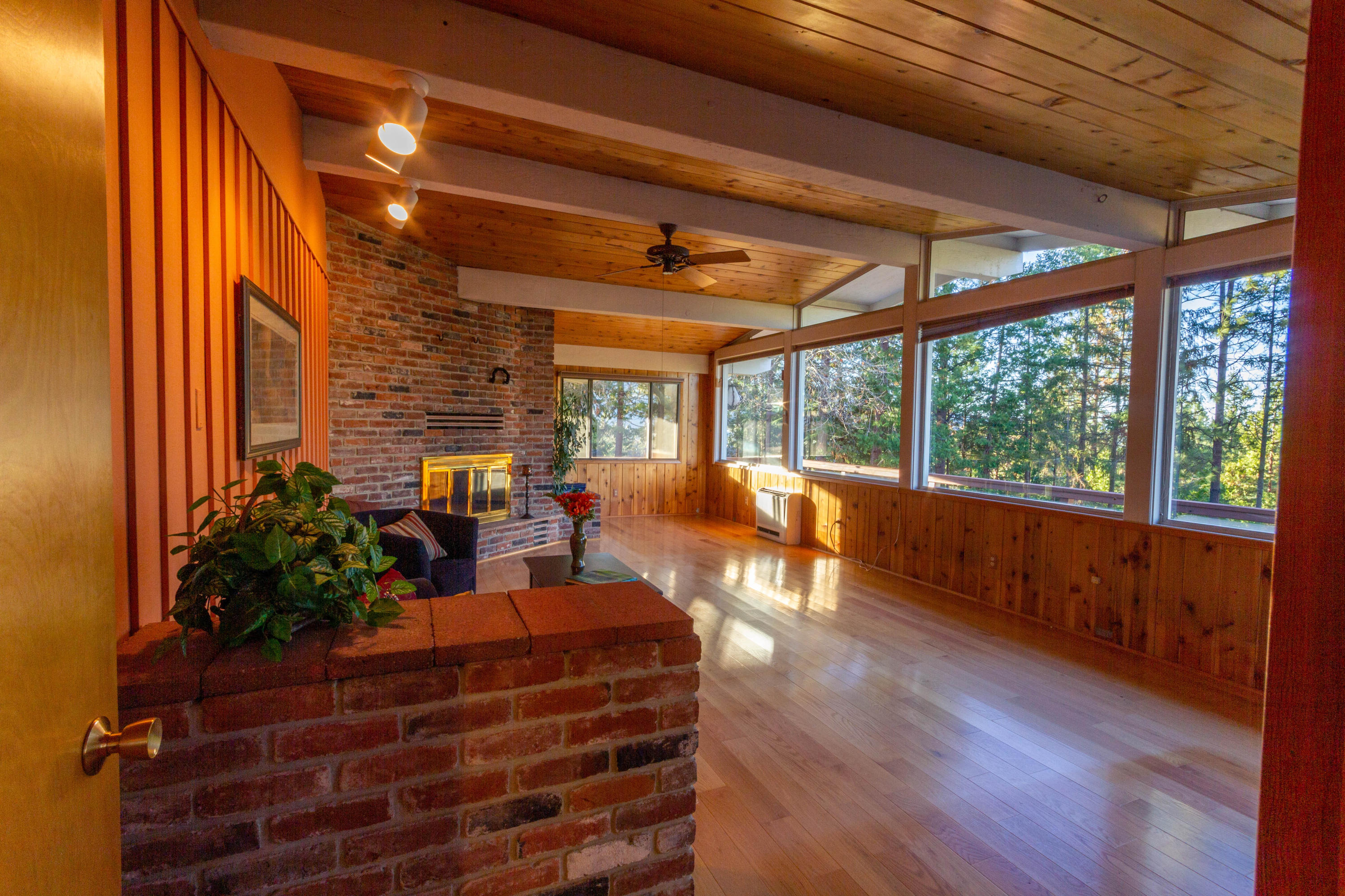 2775 Quail Run Road Talent, OR 97540 - Photo 4 of 22 a lobby with furniture and wooden floor