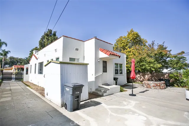 $1,300,000 | 3370 Lemon Avenue, Signal Hill, CA 90755