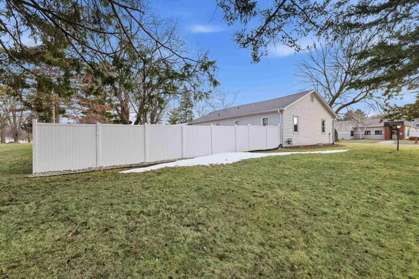 $323,000 | 206 North Depot Street, Fox Lake, WI 53933