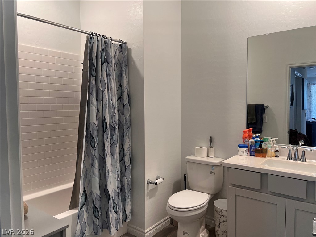 2555 Hampton Road, Unit 2207 Henderson, NV 89052 - Photo 33 of 34 A pristine bath offers a subway-tiled shower and a contemporary vanity.