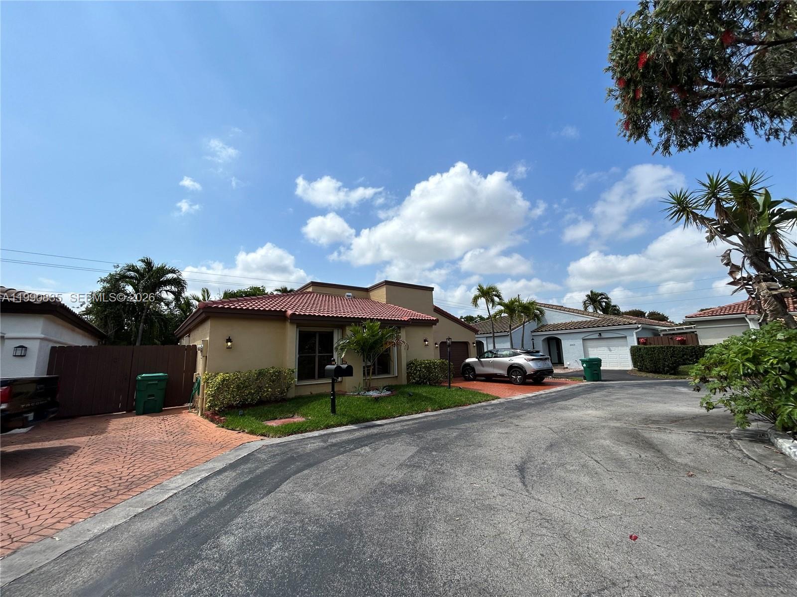 8910 Southwest 4th Lane Miami, FL 33174 - Photo 4 of 53