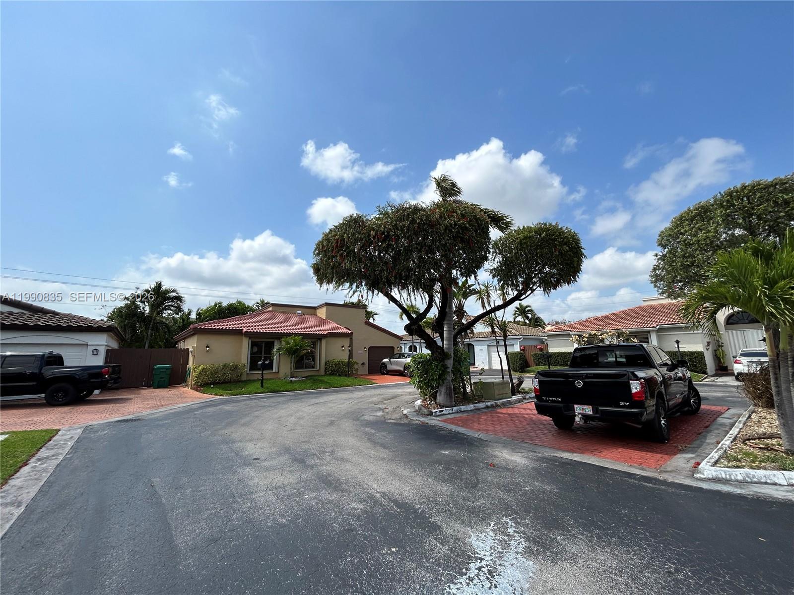 8910 Southwest 4th Lane Miami, FL 33174 - Photo 8 of 53