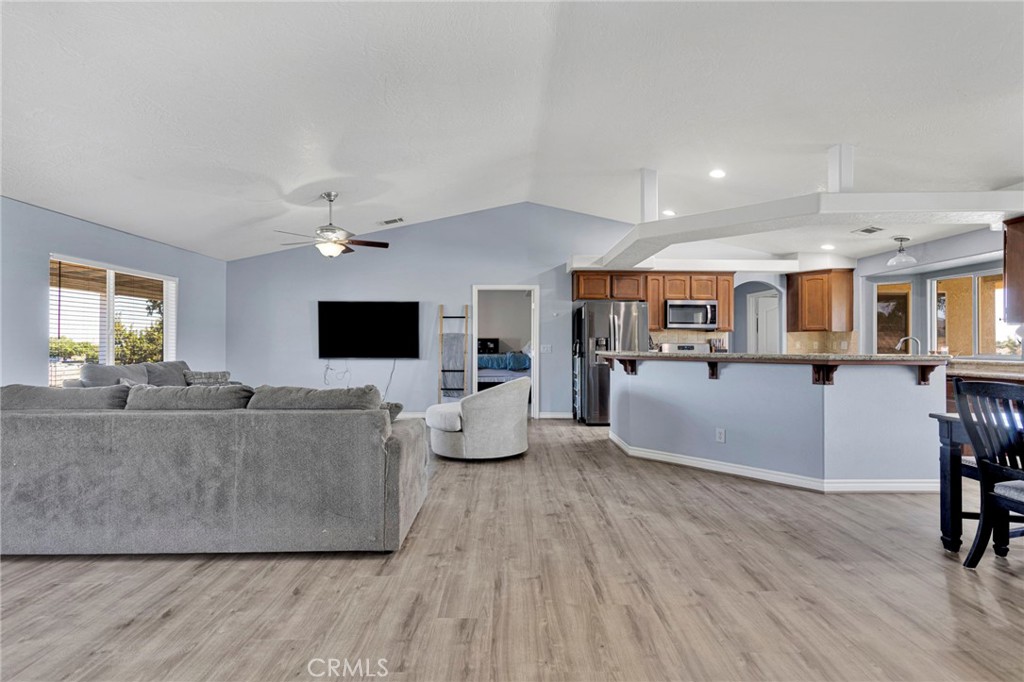3632 Cambria Road Phelan, CA 92371 - Photo 10 of 54