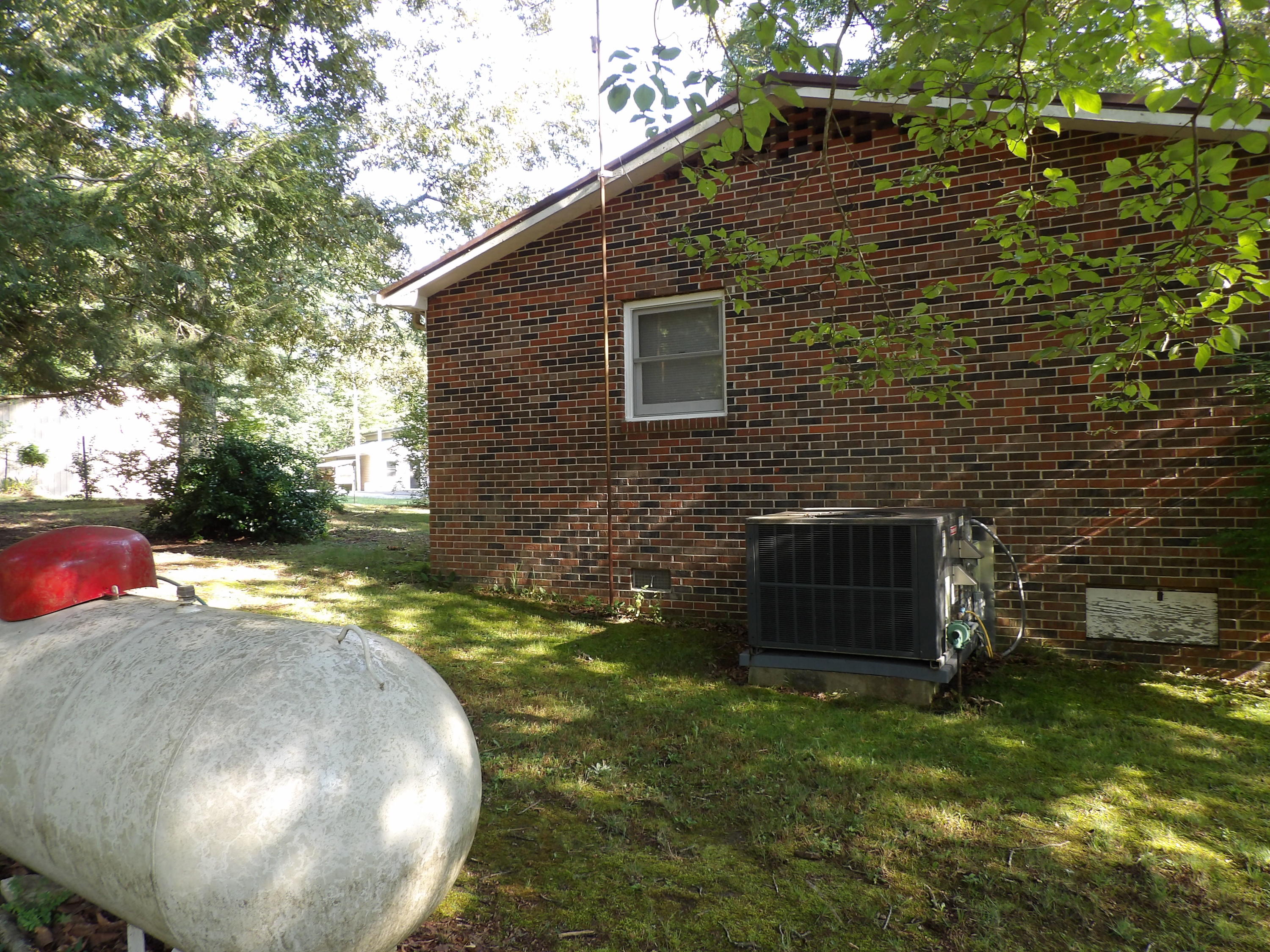 27400 Short Road Pikeville, TN 37367 - Photo 3 of 41 100_2936
