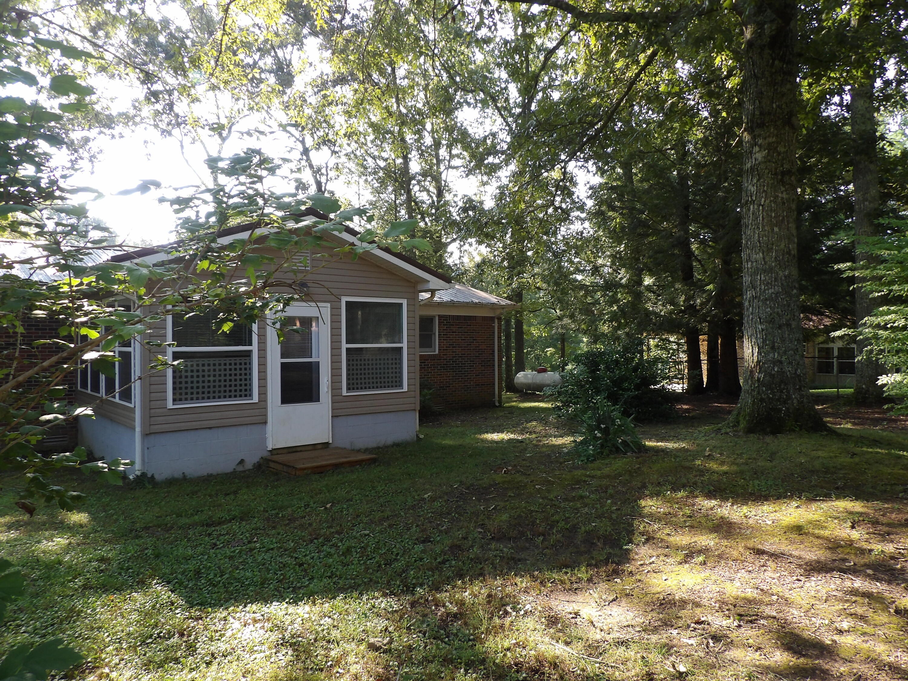 27400 Short Road Pikeville, TN 37367 - Photo 5 of 41 100_2943