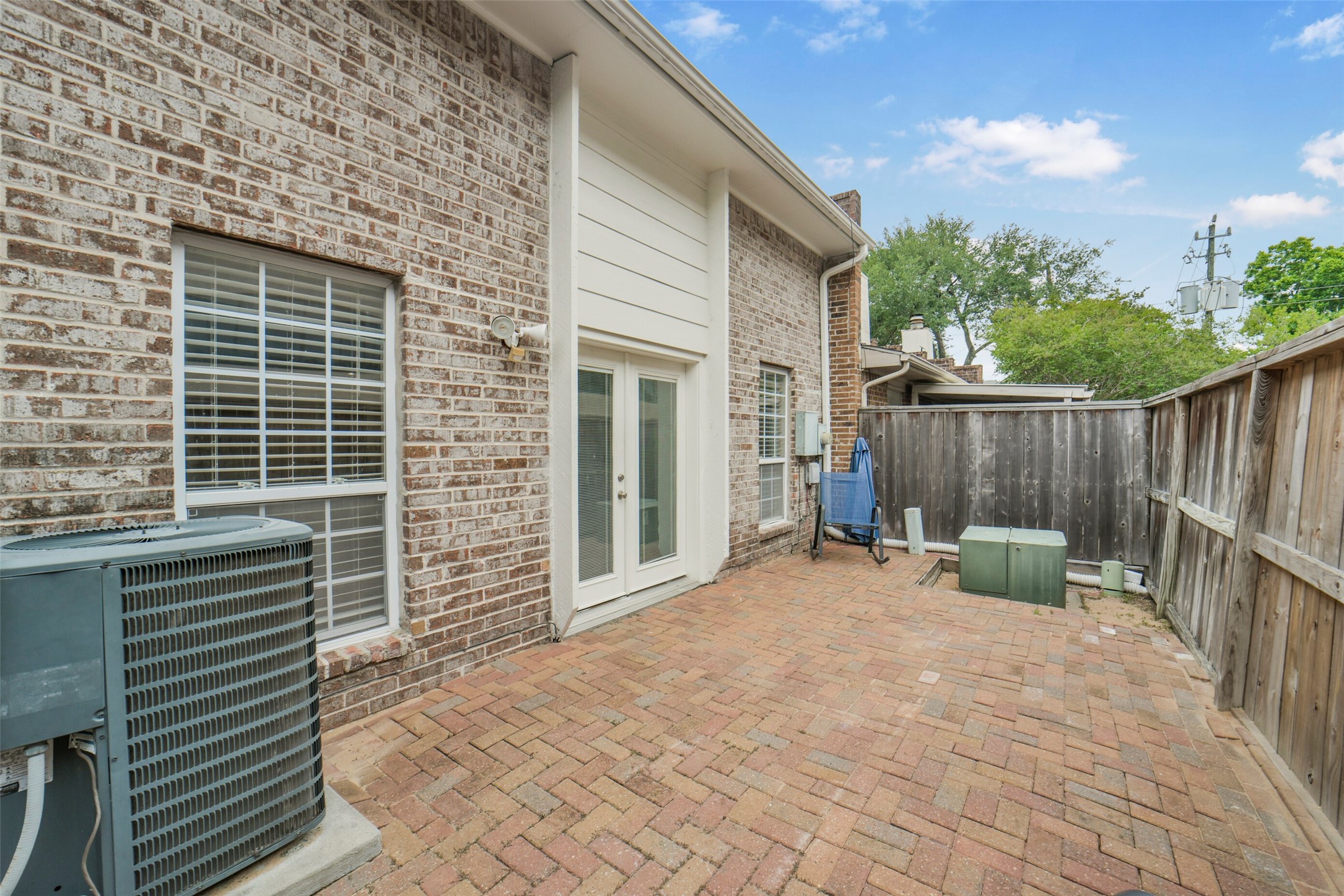 5707 Innsbruck Street Bellaire, TX 77401 - Photo 35 of 35 Enjoy privacy in the fully enclosed patio.