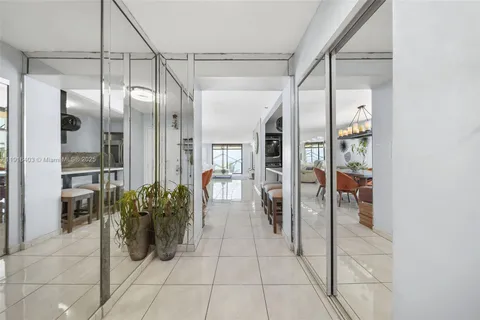 $1,159,000 | 6061 Collins Avenue, Unit 5F, Miami Beach, FL 33140
