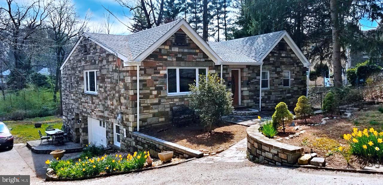 648 Ellis Road Havertown, PA 19083 - Photo 1 of 40