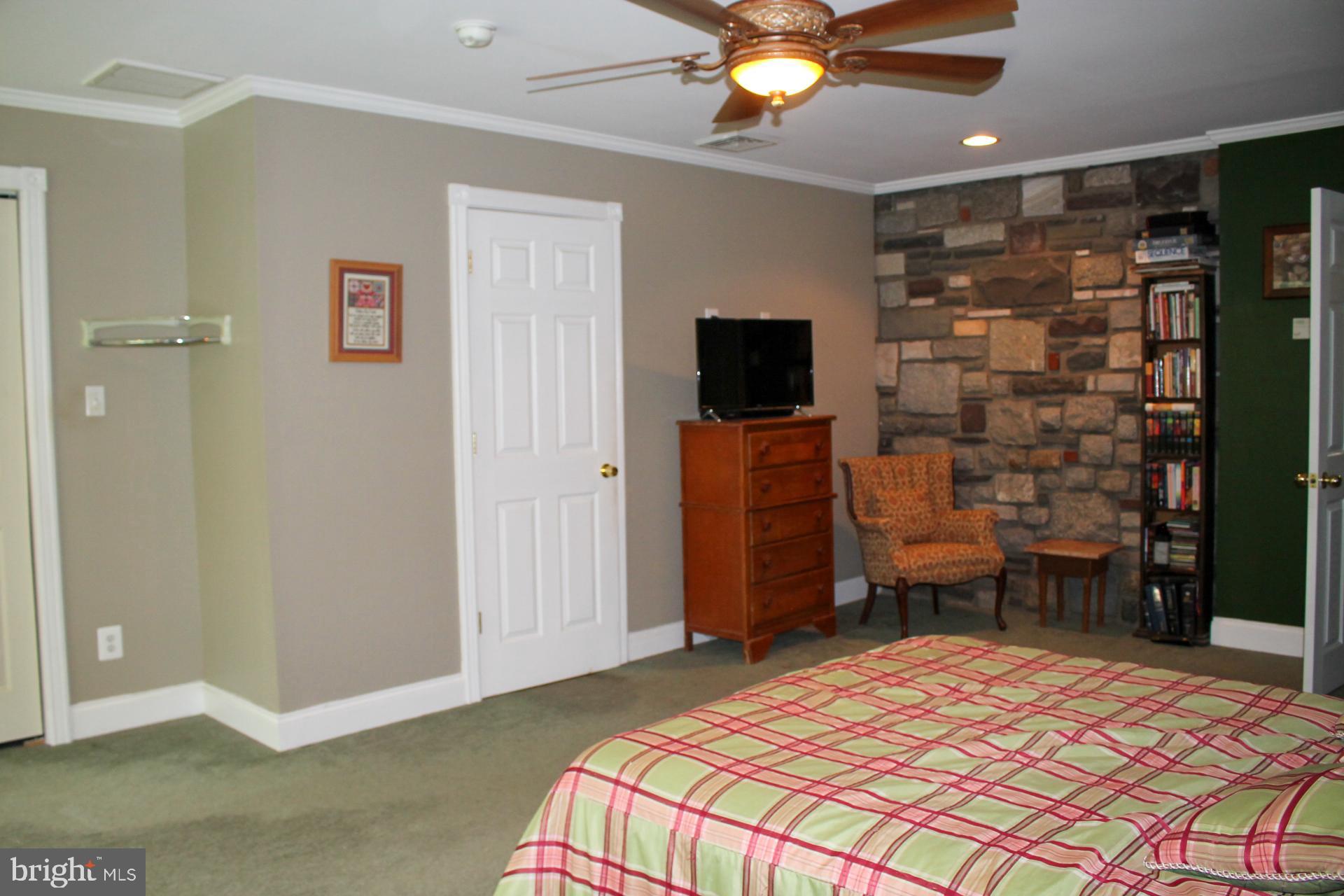 648 Ellis Road Havertown, PA 19083 - Photo 23 of 40