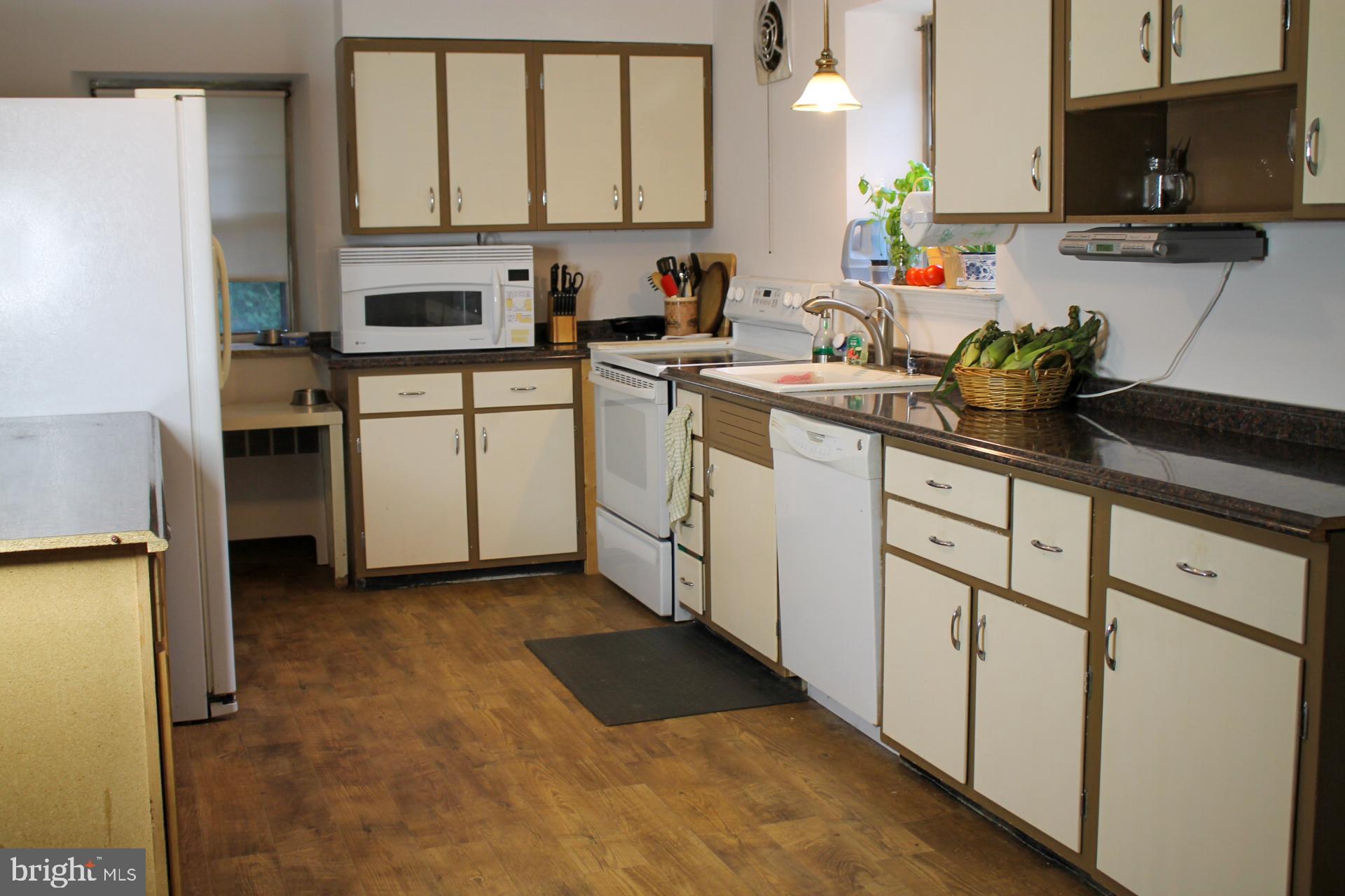 648 Ellis Road Havertown, PA 19083 - Photo 34 of 40