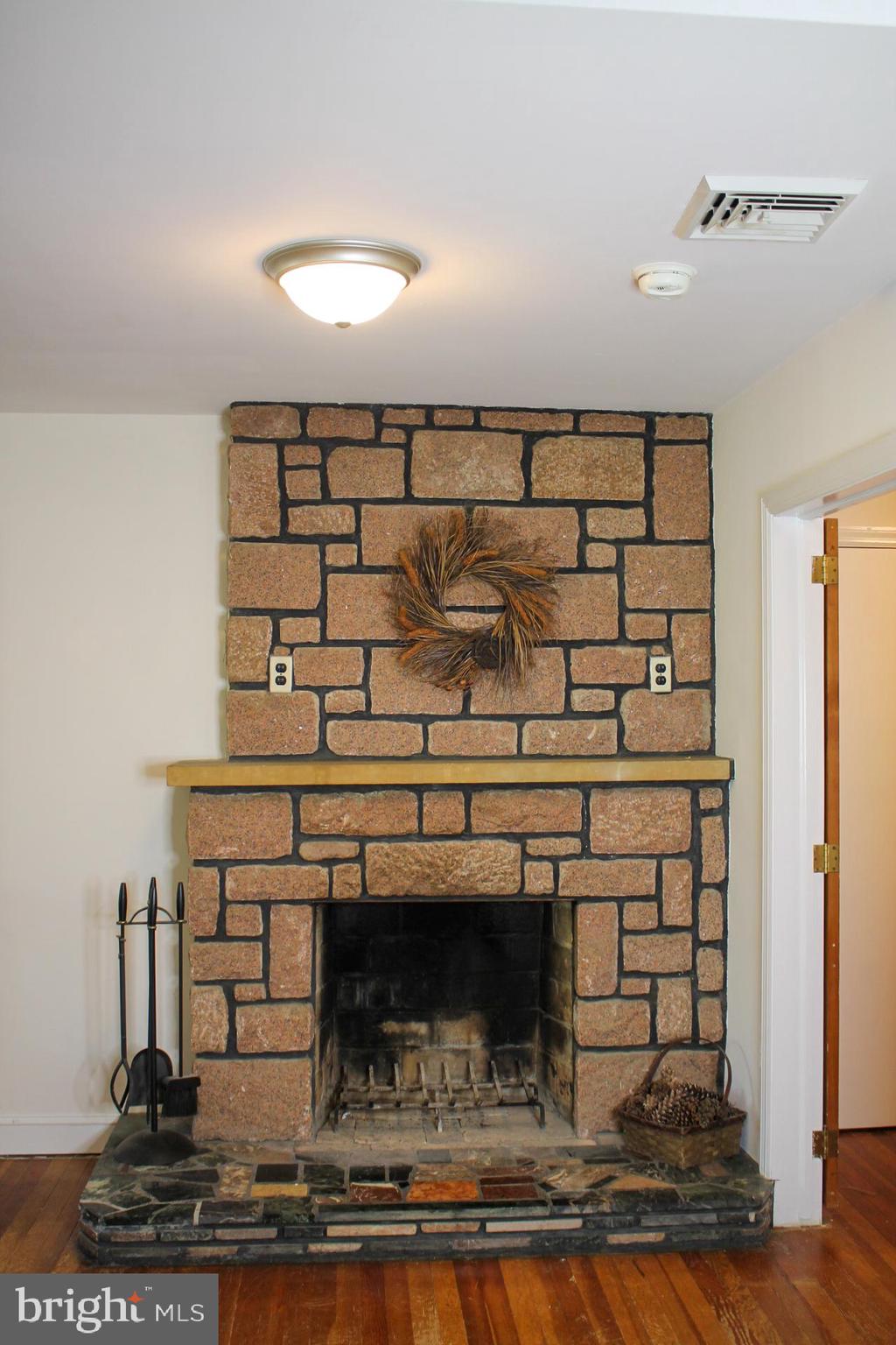 648 Ellis Road Havertown, PA 19083 - Photo 6 of 40