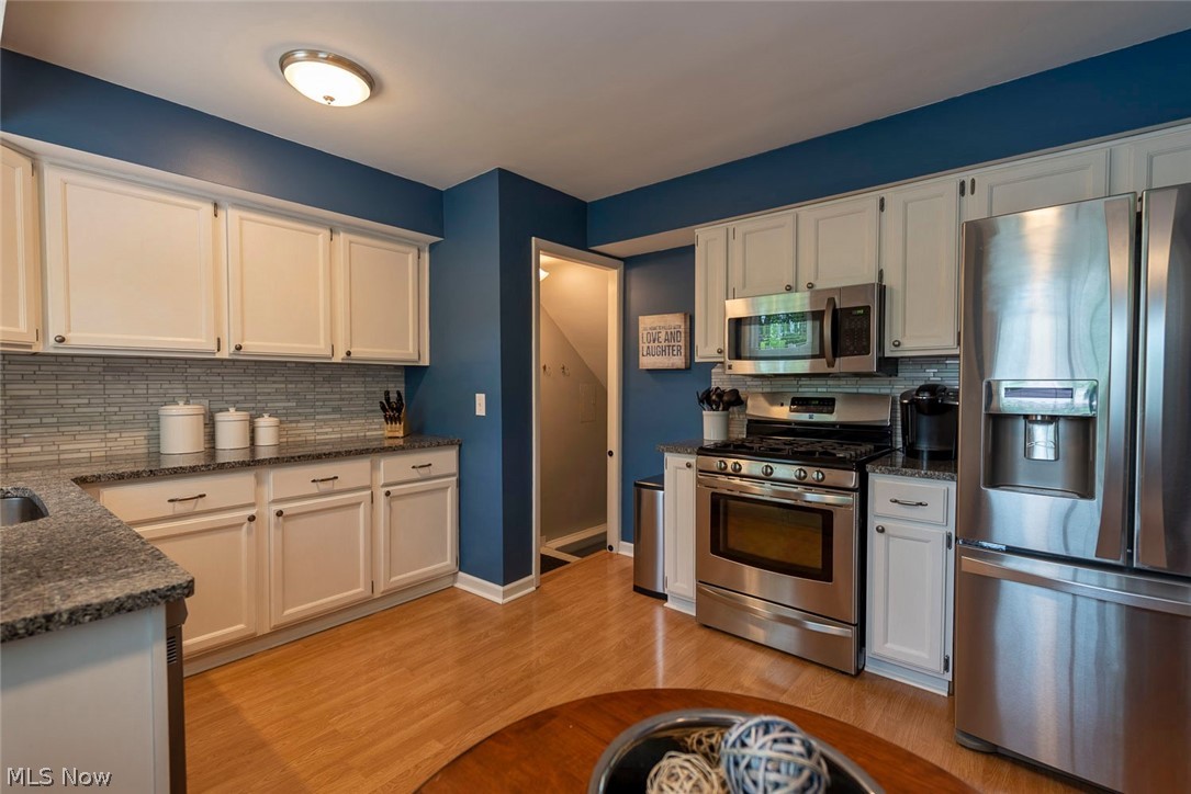 1396 Gordon Road Lyndhurst, OH 44124 - Photo 12 of 33