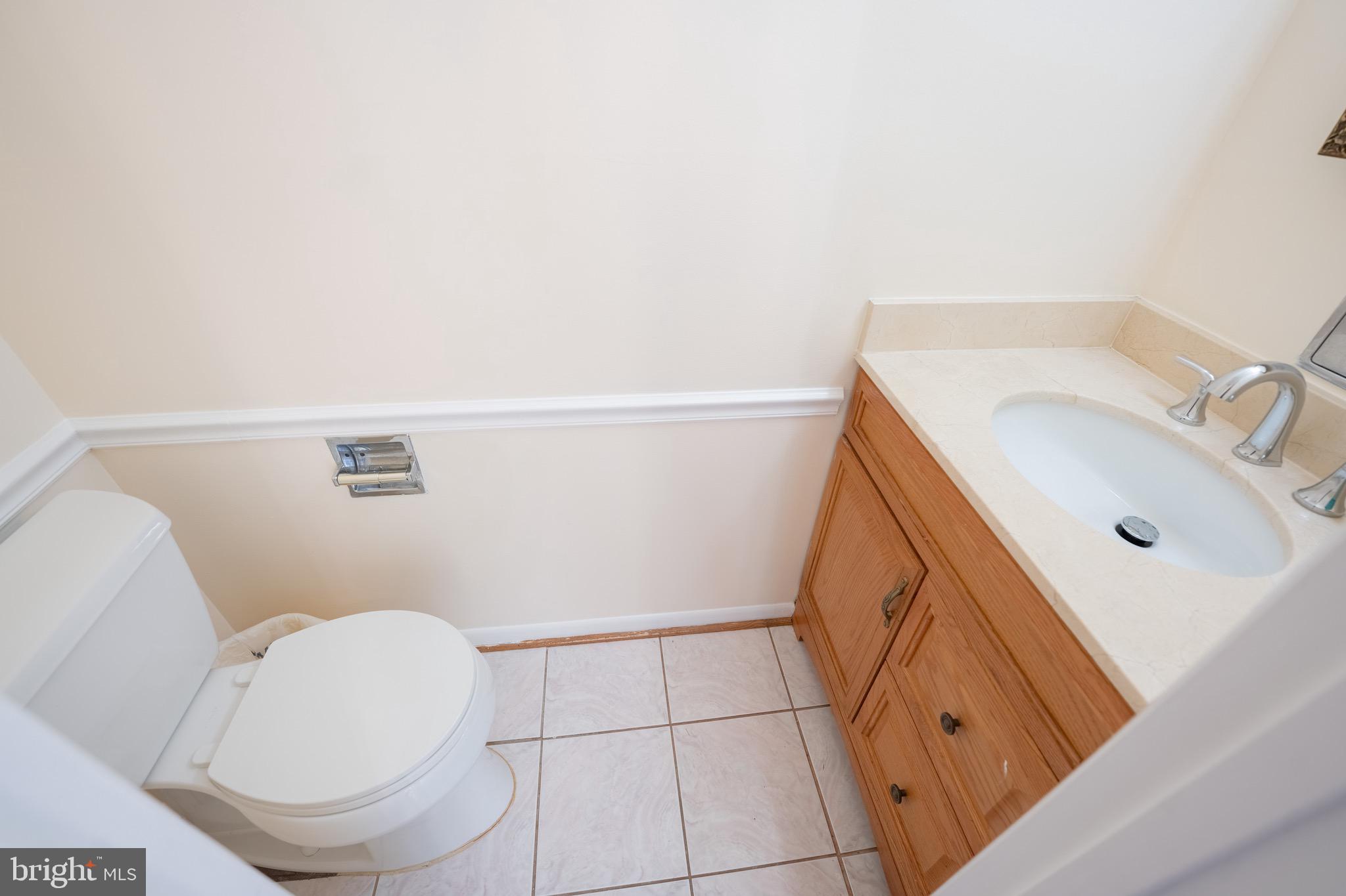 10 Brian Court, Unit 242 Gaithersburg, MD 20877 - Photo 12 of 28 a bathroom with a sink and a toilet