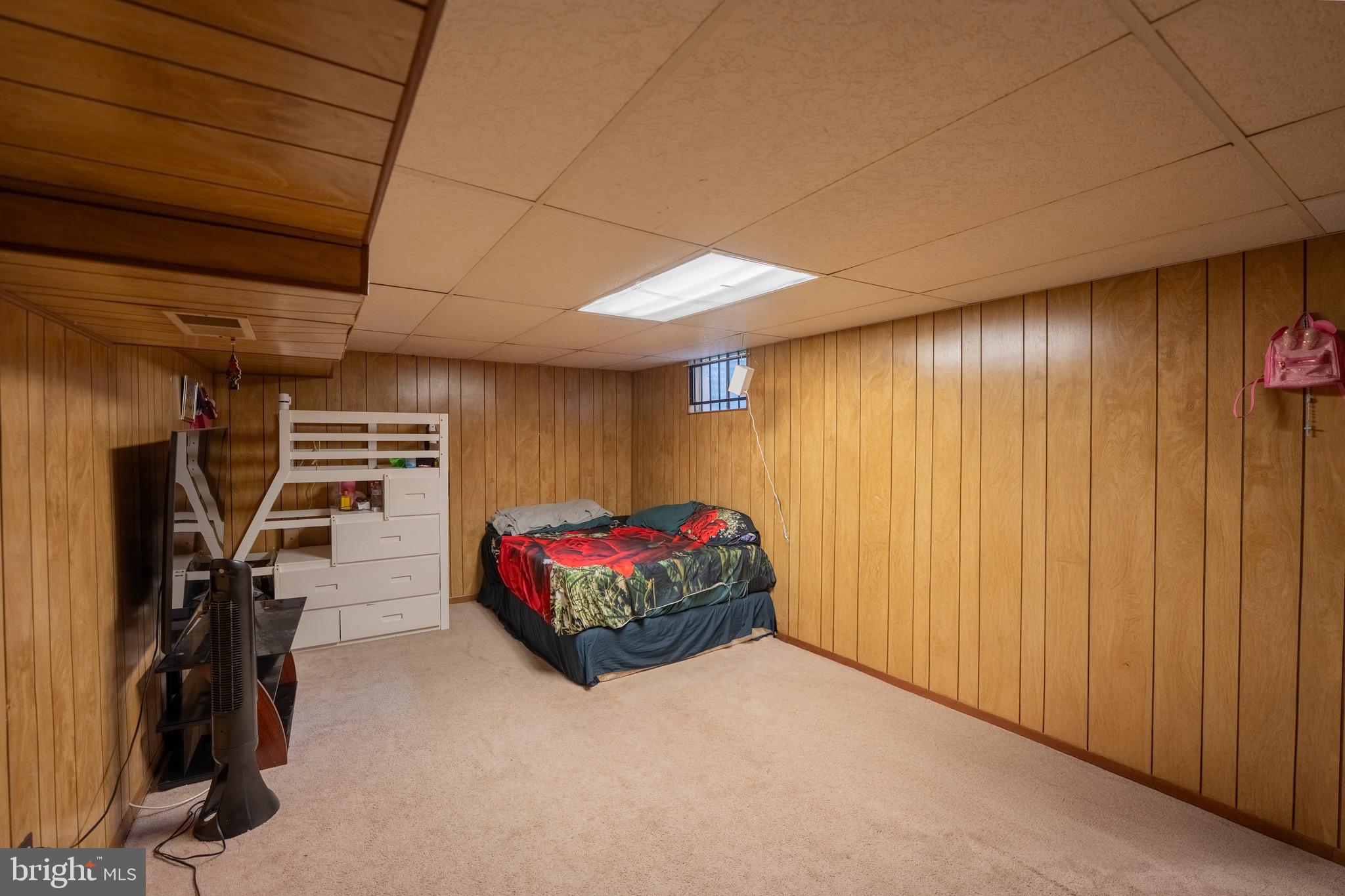 10 Brian Court, Unit 242 Gaithersburg, MD 20877 - Photo 21 of 28 a view of a room with furniture and closet
