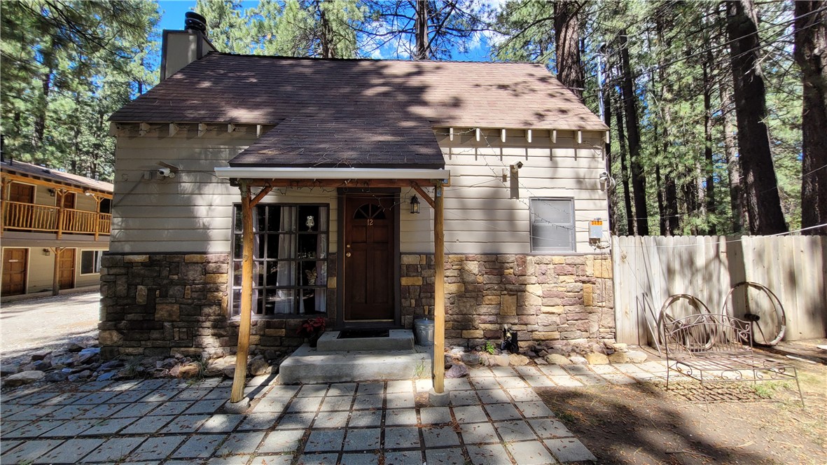 42268 Moonridge Road Big Bear Lake, CA 92315 - Photo 20 of 54