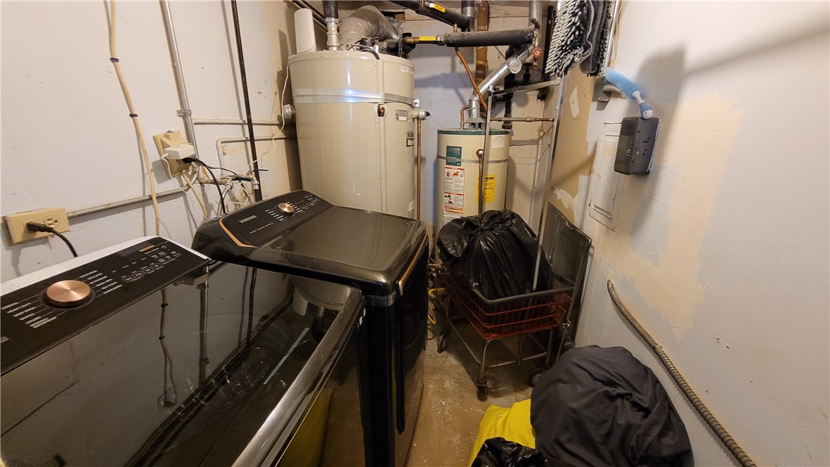 42268 Moonridge Road Big Bear Lake, CA 92315 - Photo 42 of 54 a view of a room with gym equipment