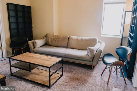 $325,000 | 206 Brown Street, Unit 5, Philadelphia, PA 19123
