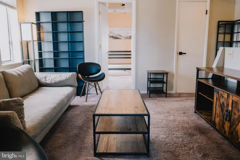 $325,000 | 206 Brown Street, Unit 5, Philadelphia, PA 19123