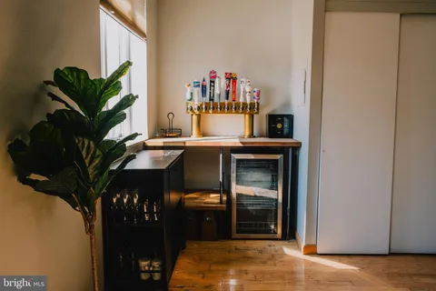 $325,000 | 206 Brown Street, Unit 5, Philadelphia, PA 19123