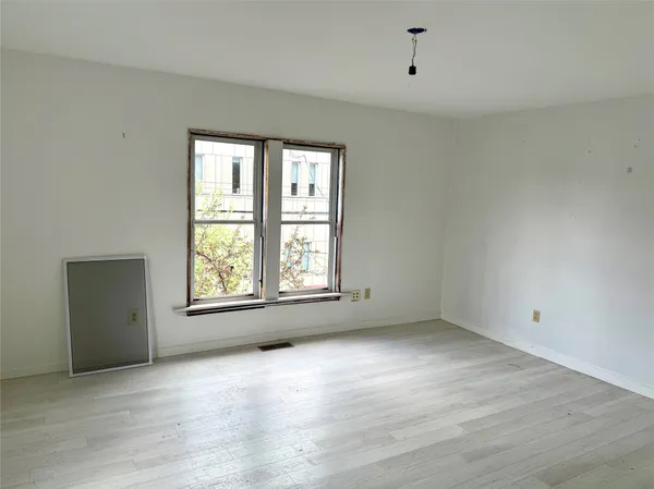 $2,000 | 113 Hawley Street, Binghamton, NY 13901