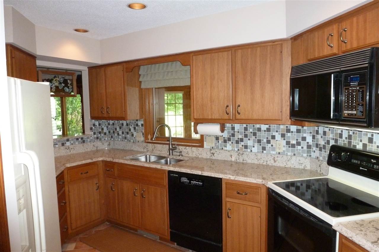 2810 Ridge Valley Drive Fort Wayne, IN 46804 - Photo 8 of 17 Gallery Image 8