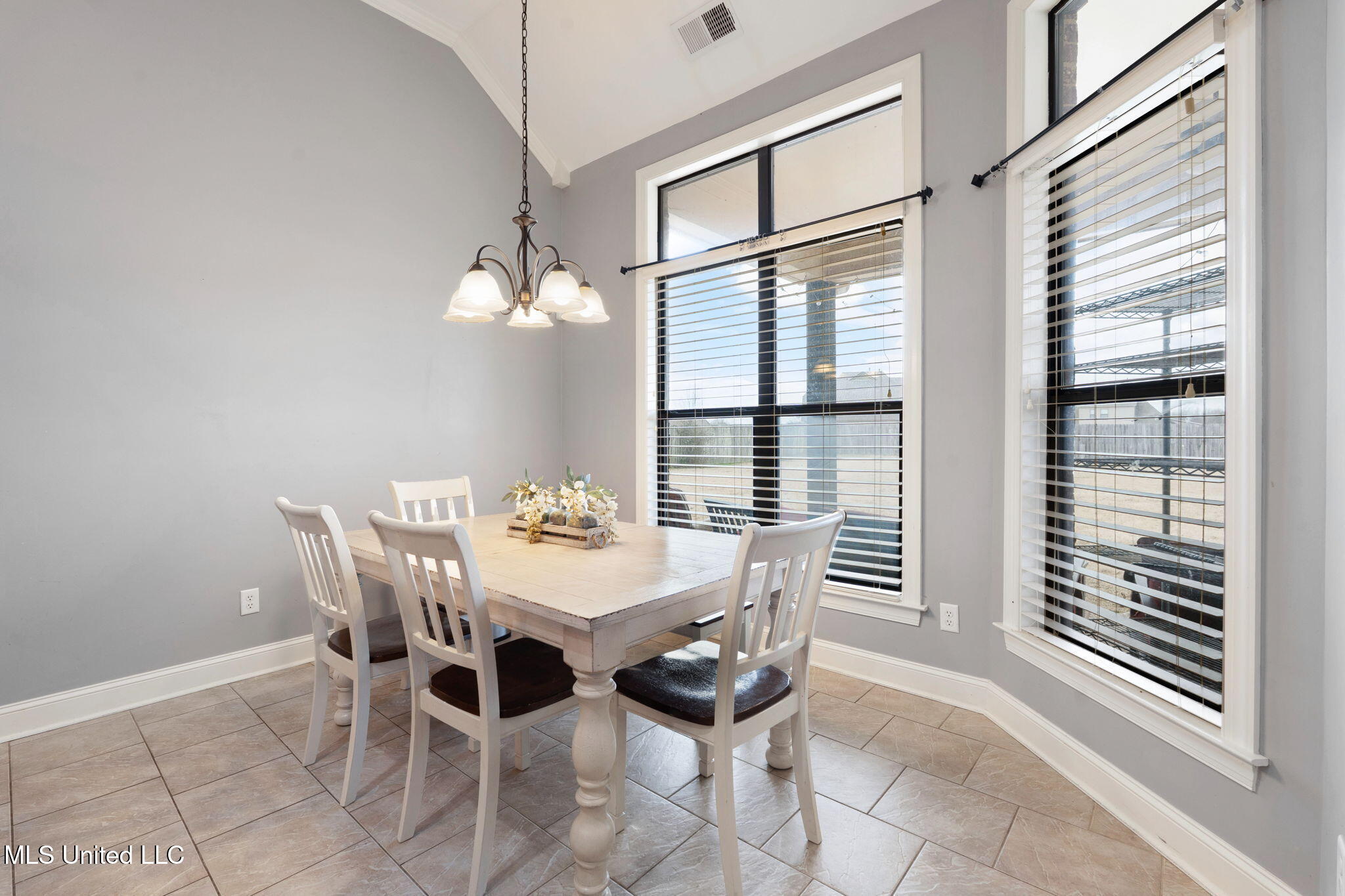 6865 Payne Lane Olive Branch, MS 38654 - Photo 12 of 32 18-web-or-mls-6865 Payne Ln-17