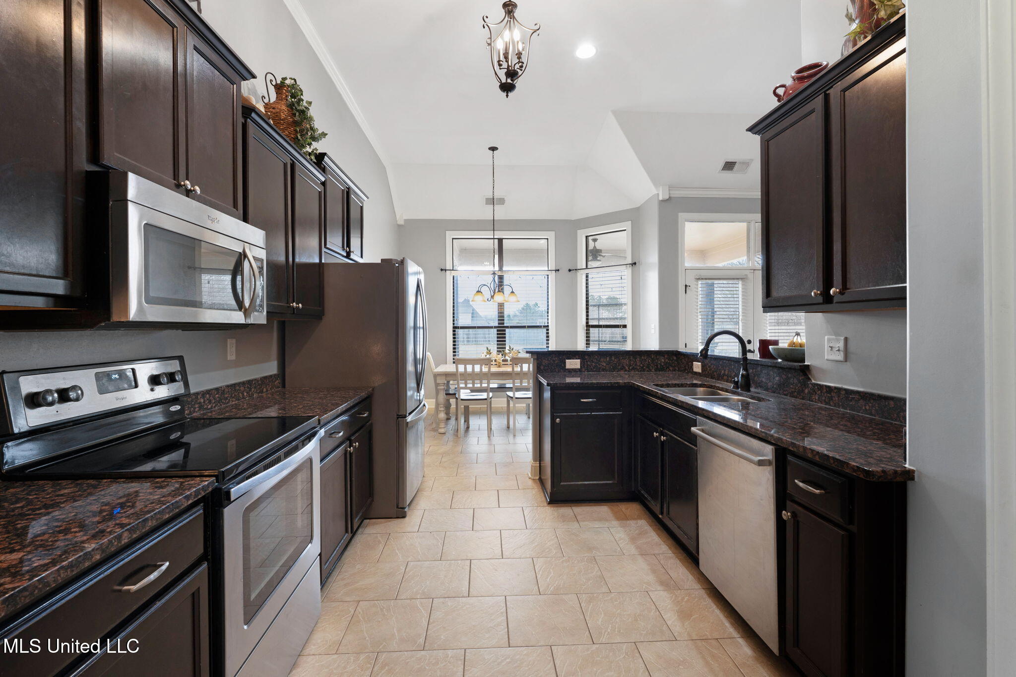 6865 Payne Lane Olive Branch, MS 38654 - Photo 9 of 32 15-web-or-mls-6865 Payne Ln-14