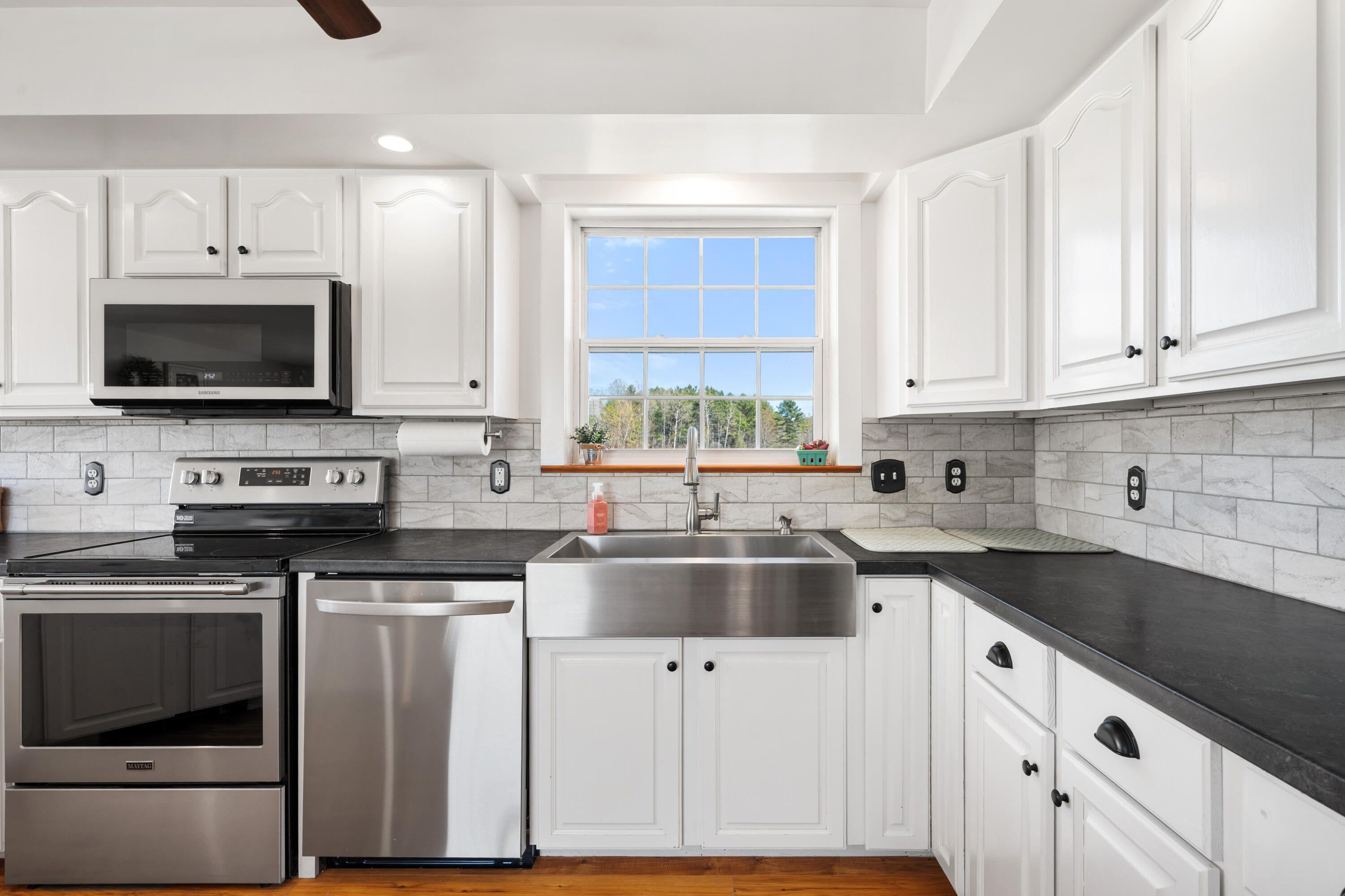 251 Coles Corner Road Winterport, ME 04496 - Photo 13 of 57 18-Kitchen