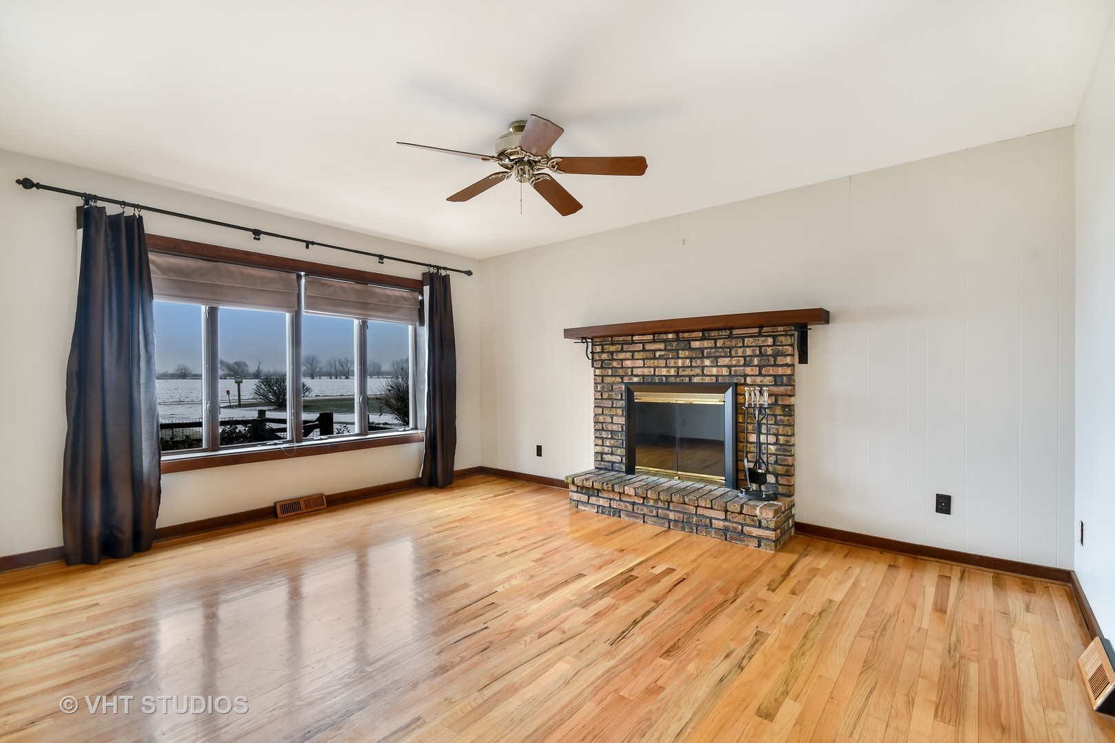 S860 Rowe Road Elburn, IL 60119 - Photo 7 of 15