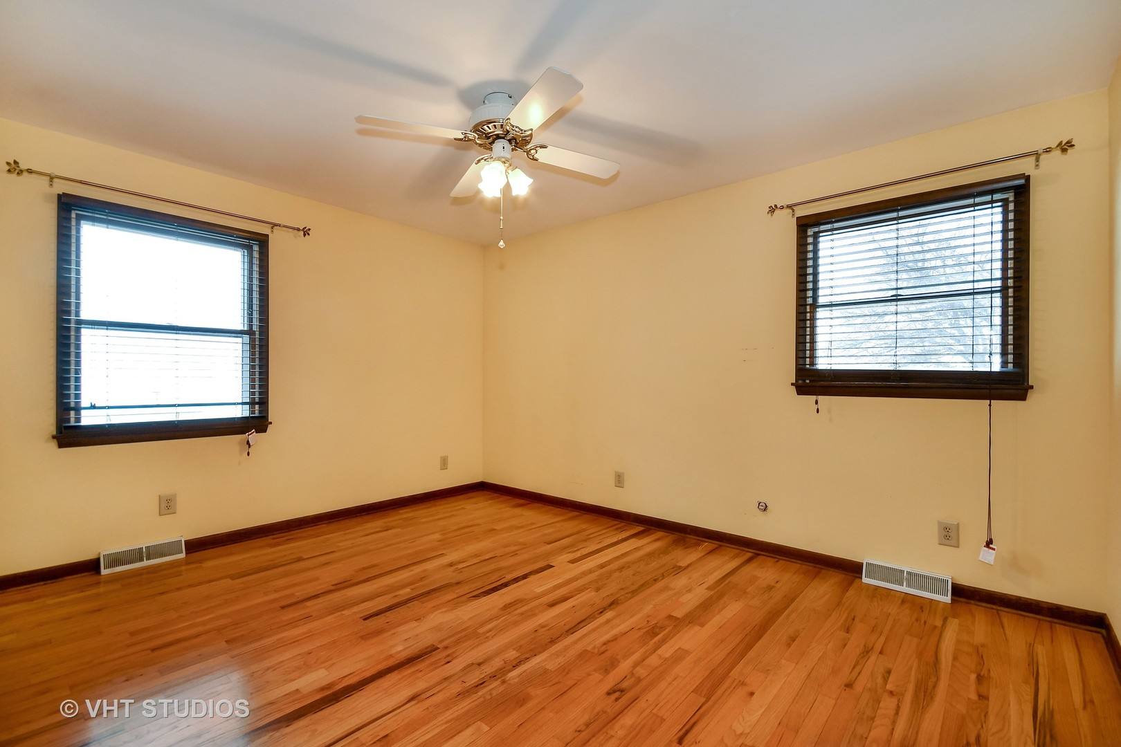 S860 Rowe Road Elburn, IL 60119 - Photo 8 of 15