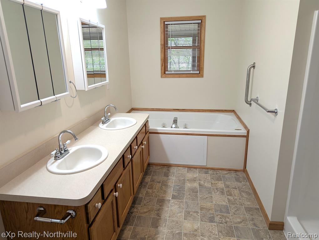 5995 Seymour Road Jackson, MI 49201 - Photo 14 of 54