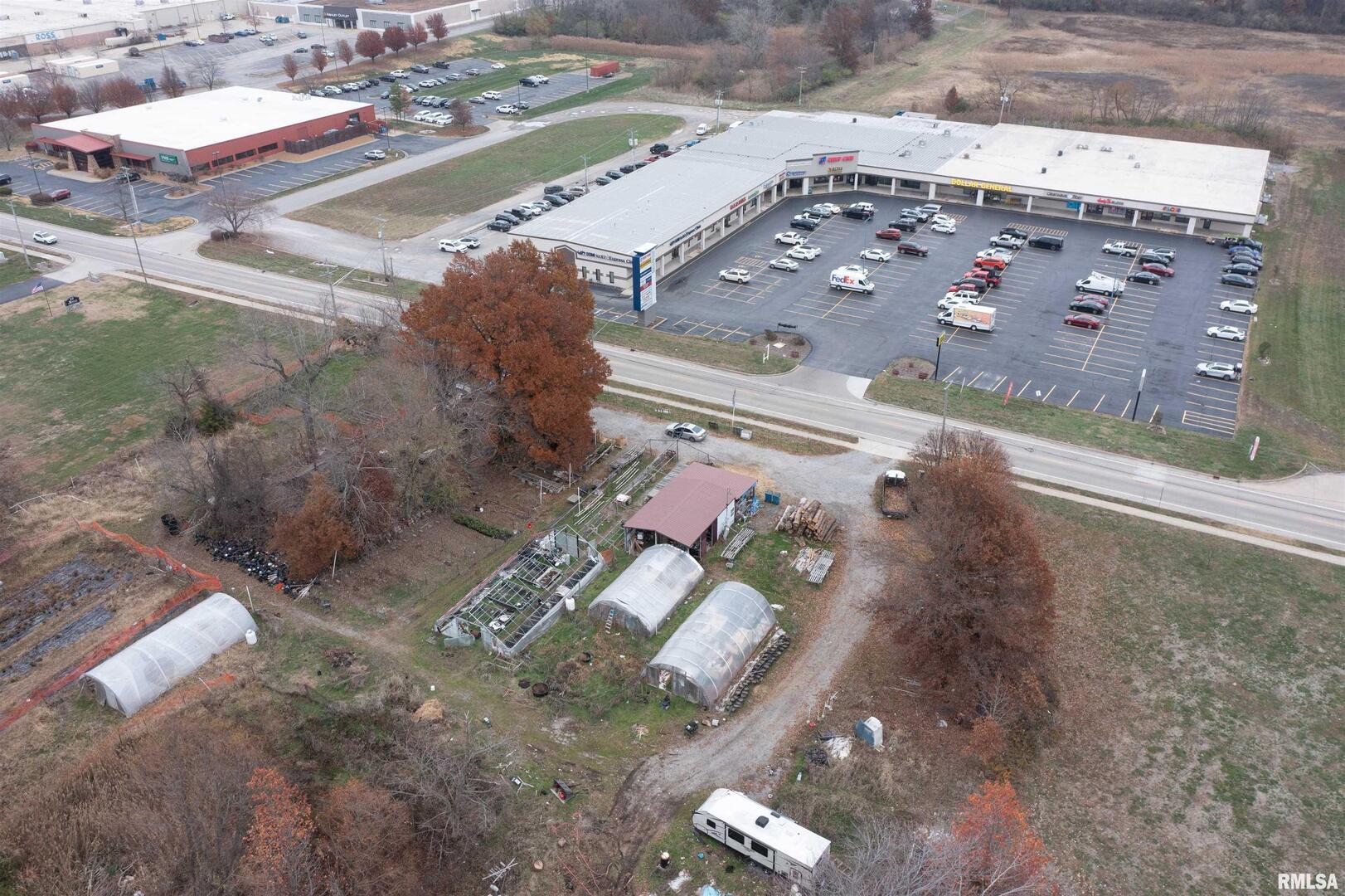 605 South 42nd Street Mount Vernon, IL 62864 - Photo 4 of 5 an aerial view of a house