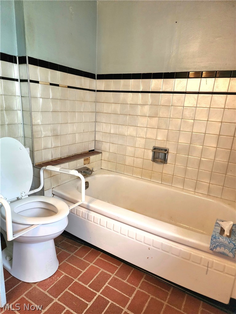 4938 Edson Road Kent, OH 44240 - Photo 14 of 27 Main bath