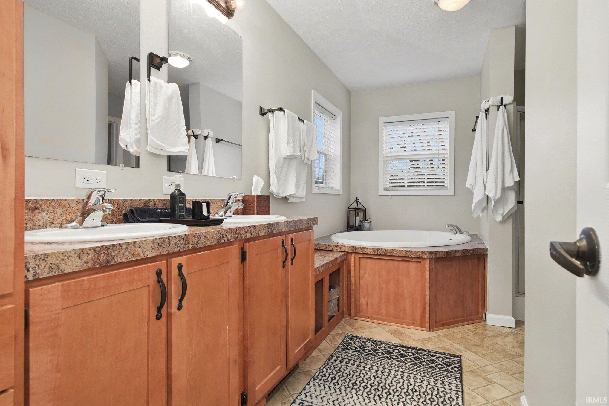 21654 West Ireland Road South Bend, IN 46614 - Photo 15 of 36