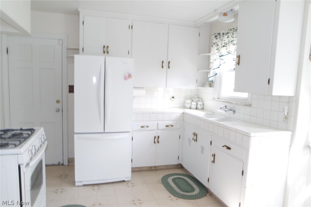 30520 Ridge Road Wickliffe, OH 44092 - Photo 2 of 14 Gallery Image 2