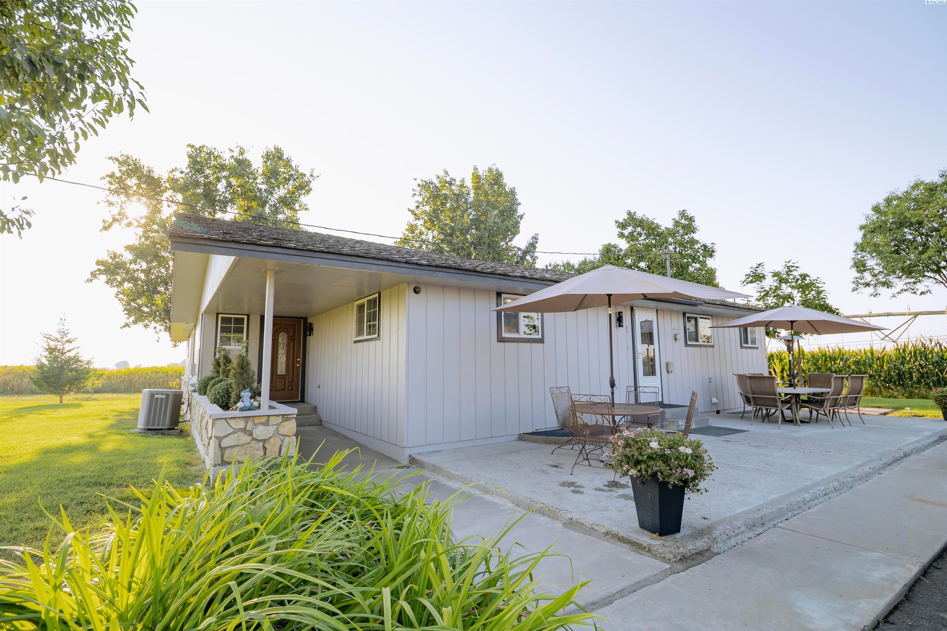 691 Van Belle Road Granger, WA 98932 - Photo 4 of 46 Gallery Image 4