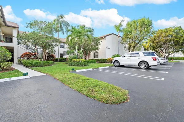 $2,300 | 3258 Jog Park Drive, Greenacres, FL 33467