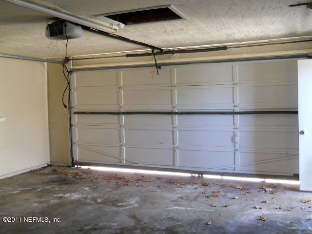 4005 Dayrl Road Jacksonville, FL 32207 - Photo 13 of 14 a view of a garage