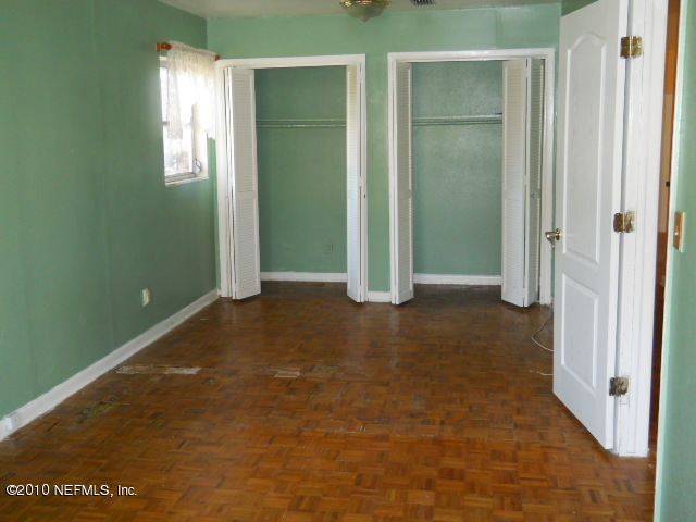 4005 Dayrl Road Jacksonville, FL 32207 - Photo 6 of 14 a view of an empty room