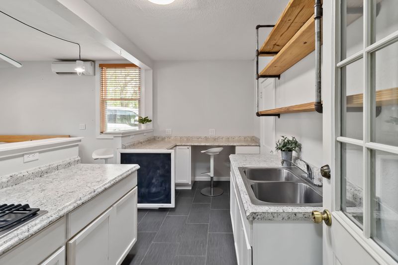 605 West 11th Street Elgin, TX 78621 - Photo 24 of 31 Second Kitchen