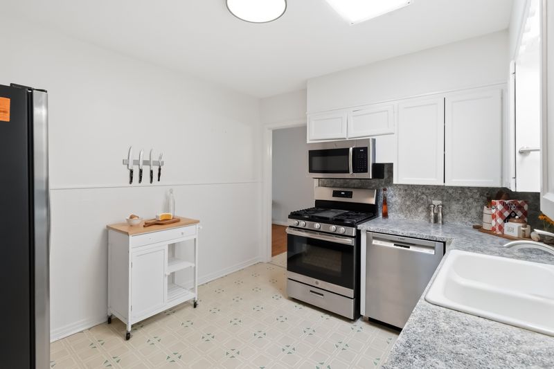 605 West 11th Street Elgin, TX 78621 - Photo 9 of 31