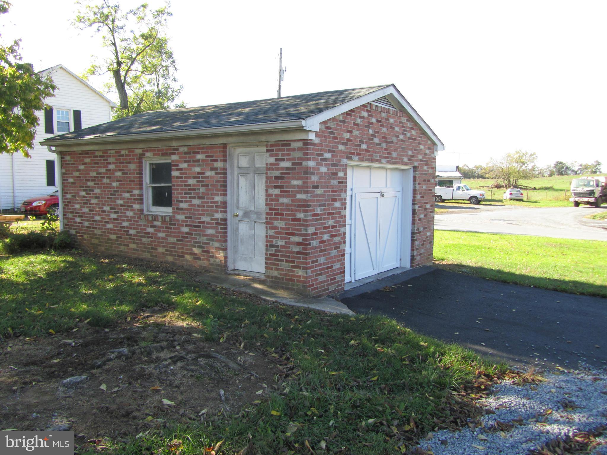 1986 Longmarsh Road Berryville, VA 22611 - Photo 2 of 19 single detached garage