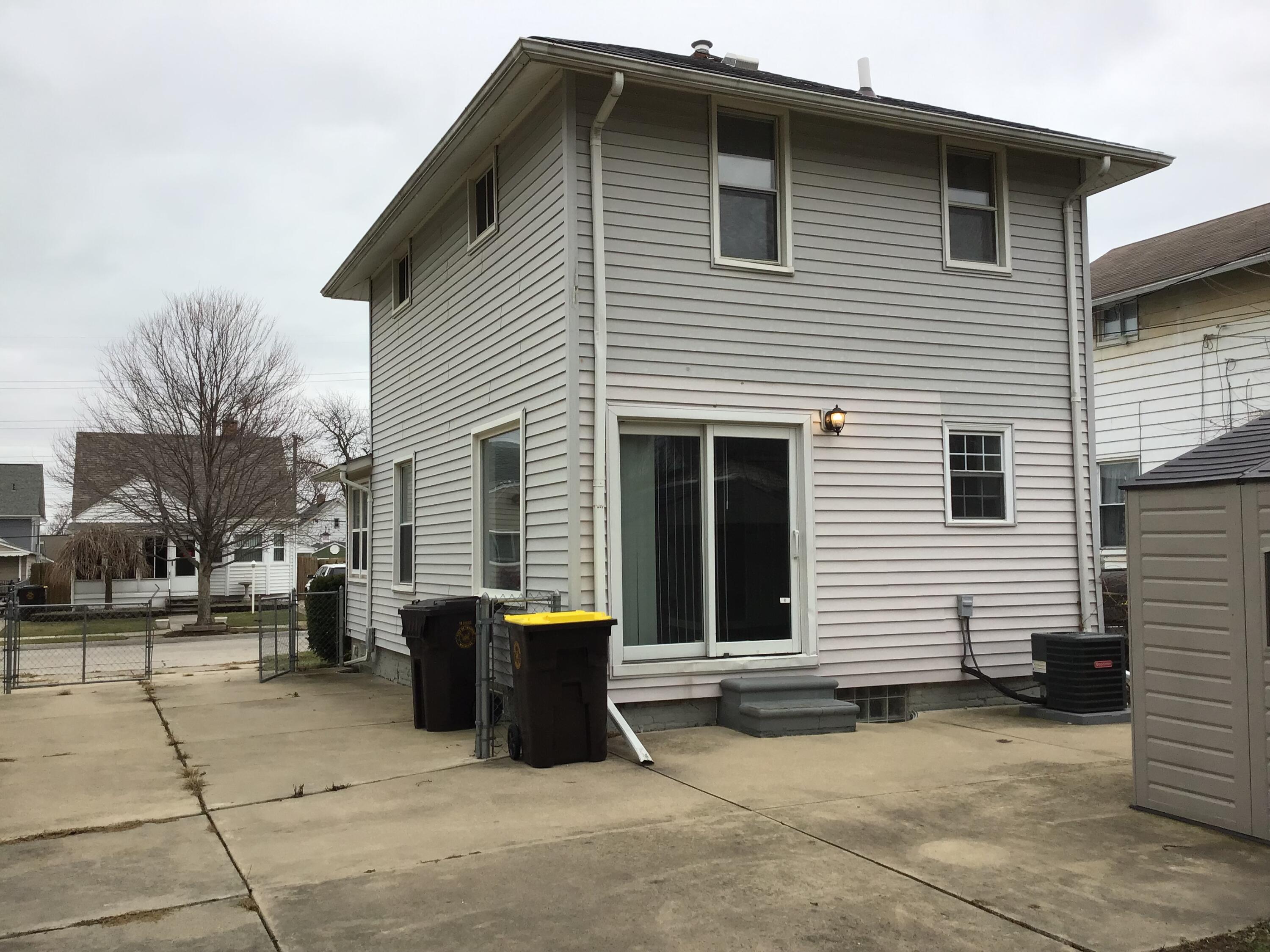 214 Detroit Street Trenton, MI 48183 - Photo 3 of 12 IMG-5462