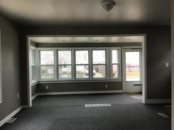 $145,000 | 214 Detroit Street, Trenton, MI 48183