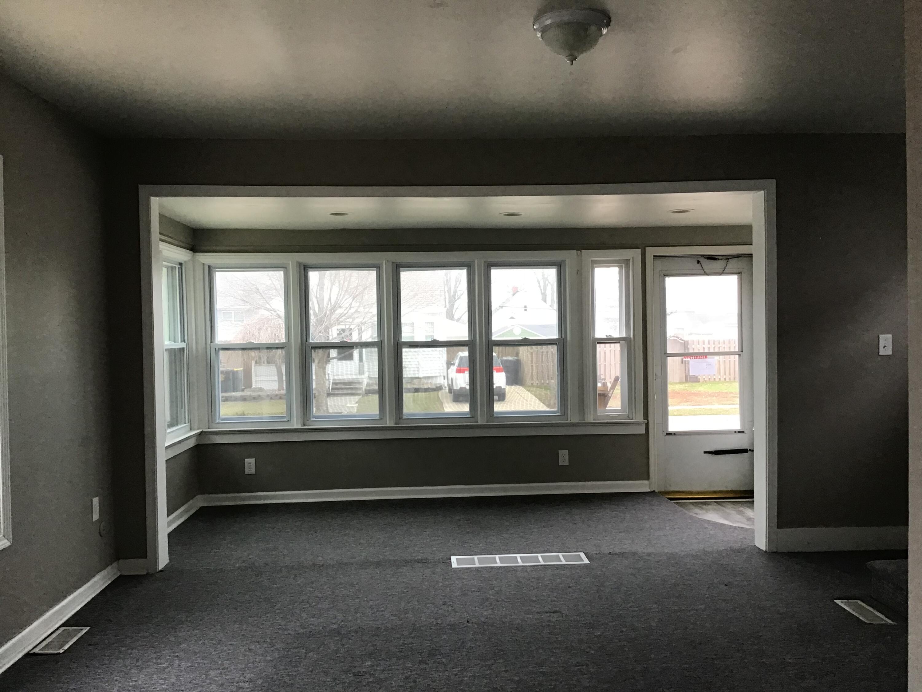 214 Detroit Street Trenton, MI 48183 - Photo 4 of 12 IMG-5463