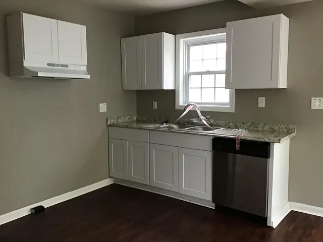 $145,000 | 214 Detroit Street, Trenton, MI 48183