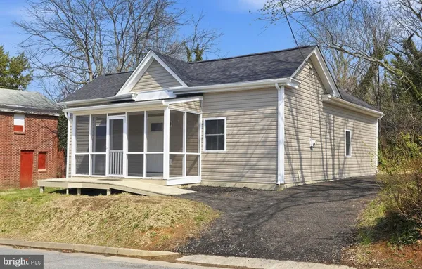 $295,800 | 302 Depot Street, Gordonsville, VA 22942