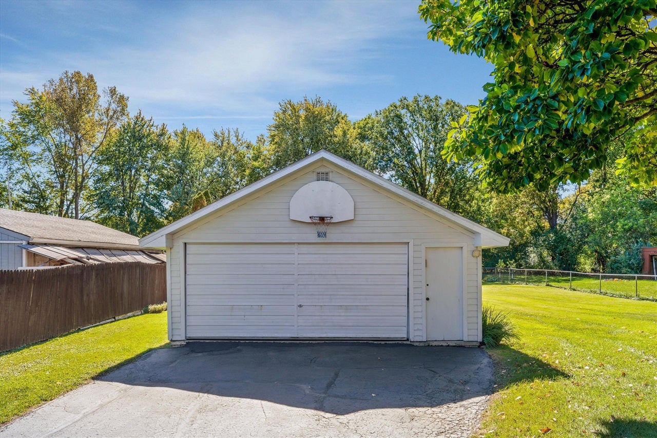 854 Vanderpool Avenue Troy, MI 48083 - Photo 35 of 42 Gallery Image 35