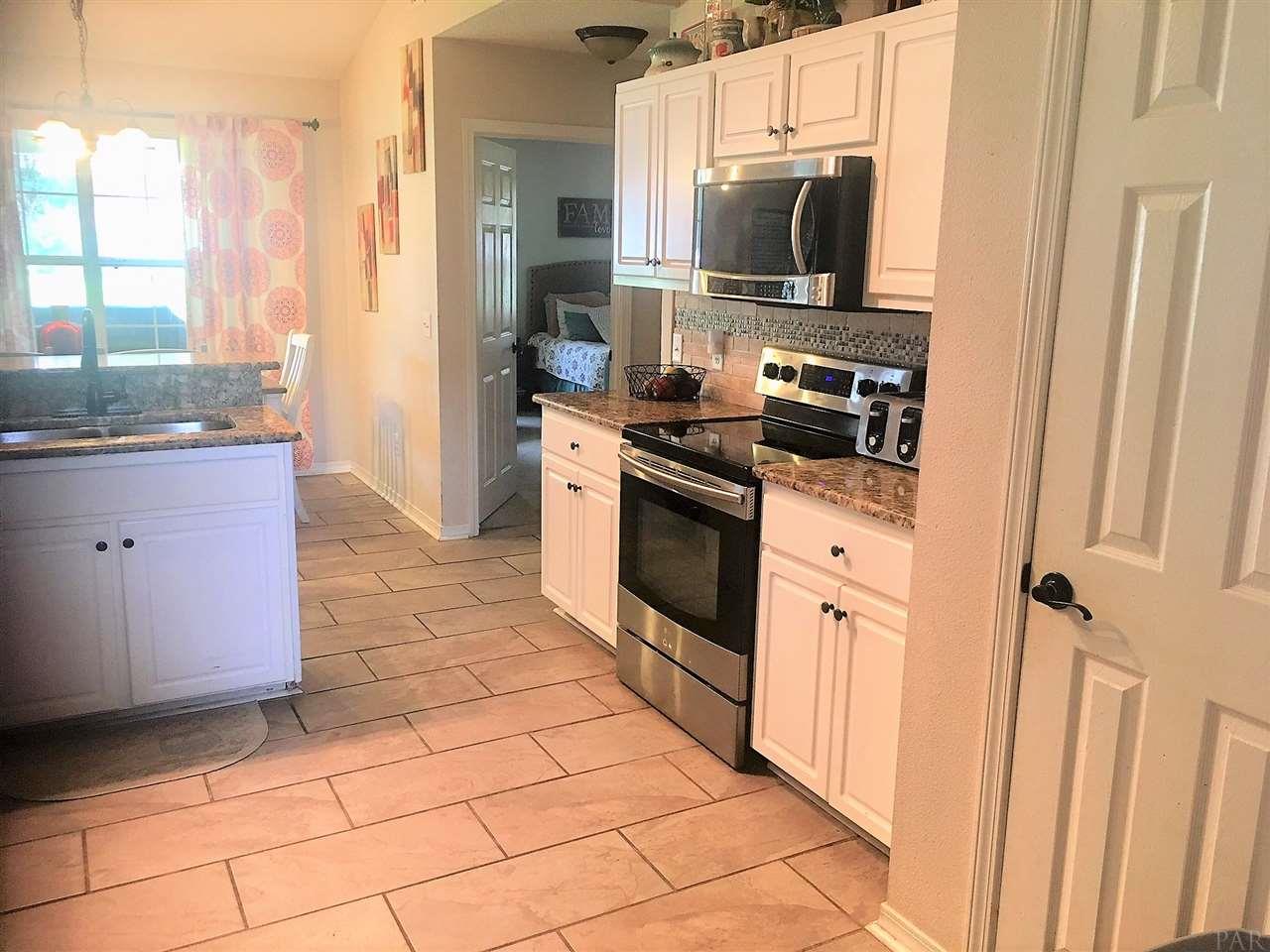 7114 Woodside Road Pensacola, FL 32526 - Photo 8 of 21 Gallery Image 8