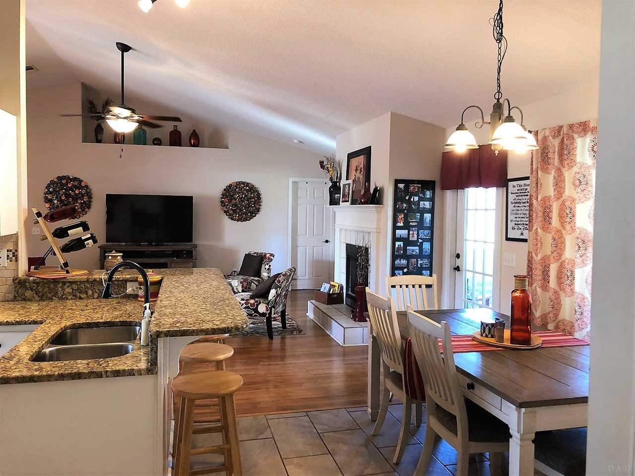 7114 Woodside Road Pensacola, FL 32526 - Photo 9 of 21 Gallery Image 9